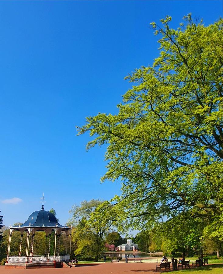 West Park Annex - Central ウォルヴァーハンプトン エクステリア 写真